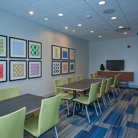 Holiday Inn Express & Suites St. John'S Airport By Ihg Екстер'єр фото